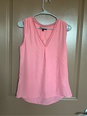 Banana Republic Coral Pink V-Neck Sleeveless Blouse